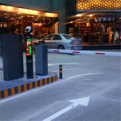 北京朝陽(yáng)潘家園地鐵站停車場(chǎng)