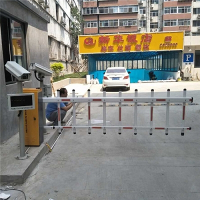 承德新華飯店停車場(chǎng)
